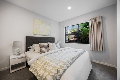 Photo of property in 25b Kiteroa Terrace, Rothesay Bay, Auckland, 0630