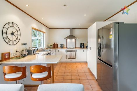 Photo of property in 16 Haast Close, Kelson, Lower Hutt, 5010