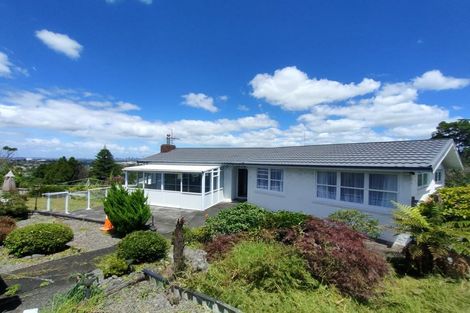 Photo of property in 7 Sycamore Drive, Sunnynook, Auckland, 0620