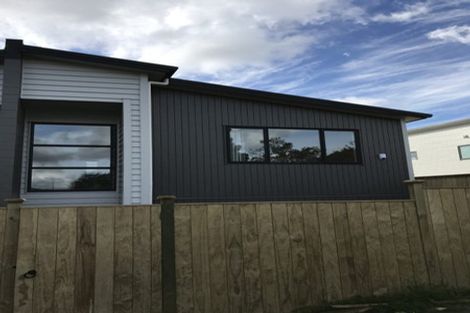 Photo of property in 6 Sophie Lane, Henderson, Auckland, 0612