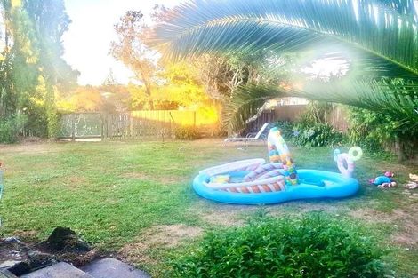 Photo of property in 38 Highland Park Drive, Highland Park, Auckland, 2010