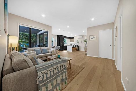 Photo of property in 12 Tarras Road, Kumeu, 0810