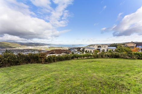 Photo of property in 22 Arahiwi Grove, Tirohanga, Lower Hutt, 5010