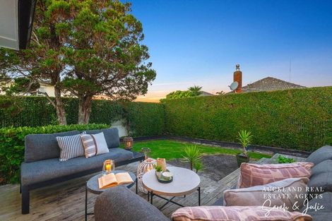 Photo of property in 422a Old Te Atatu Road, Te Atatu Peninsula, Auckland, 0610