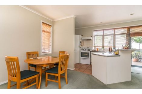 Photo of property in Tuscany Towers, 11/1 Ambrico Place, New Lynn, Auckland, 0600