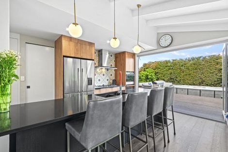 Photo of property in 37 Belle Vue Avenue, Northcote Point, Auckland, 0627