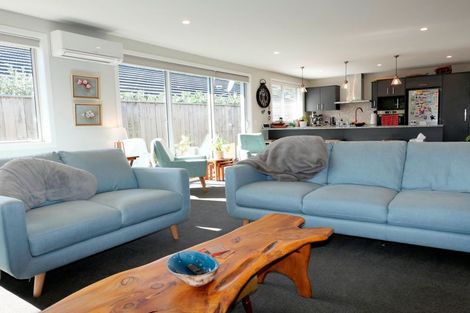 Photo of property in 5 Mahia Lane, Waikanae, 5036
