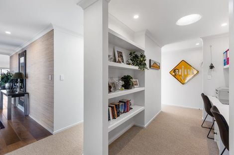 Photo of property in 1 Tupare Place, Highlands Park, New Plymouth, 4312