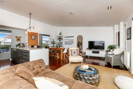 Photo of property in 90b Buller Street, New Plymouth, 4312