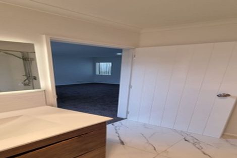 Photo of property in 9 Cambrian Crescent, Flat Bush, Auckland, 2016