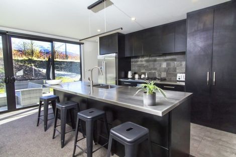 Photo of property in 75 Stratford Drive, Mount Pisa, Cromwell, 9383