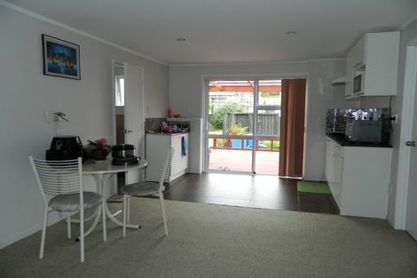 Photo of property in 73 Chartwell Avenue, Glenfield, Auckland, 0629