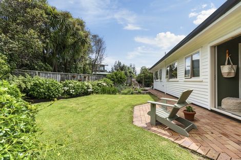 Photo of property in 18a Russell Drive, Oakura, 4314