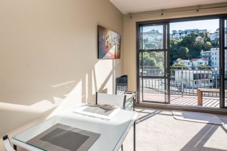 Photo of property in Atrium Towers, 6n/154 The Terrace, Wellington Central, Wellington, 6011