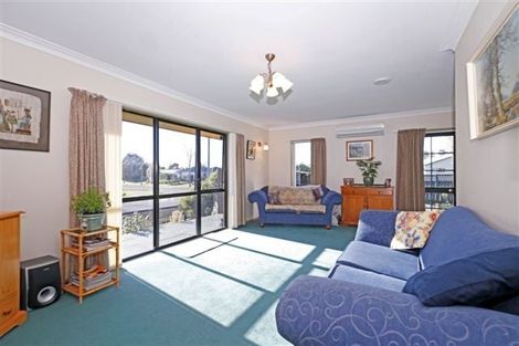 Photo of property in 1 Cromwell Drive, Fitzroy, Hamilton, 3206