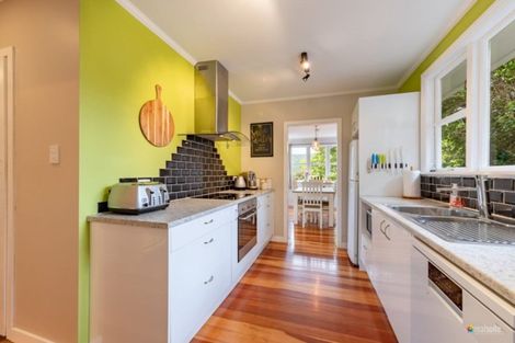 Photo of property in 16 Manor Drive, Stokes Valley, Lower Hutt, 5019