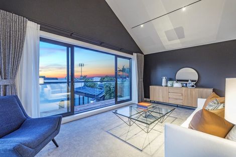 Photo of property in 1a Tiri Road, Takapuna, Auckland, 0620