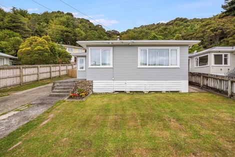 Photo of property in 71 Petrie Street, Wainuiomata, Lower Hutt, 5014