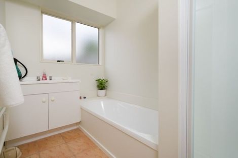 Photo of property in 16 Carillon Place, Massey, Auckland, 0614