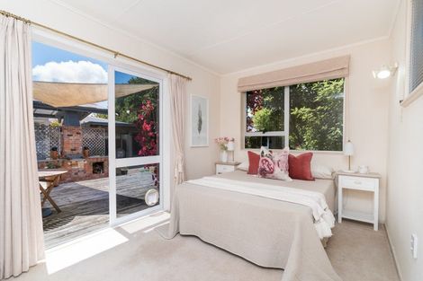 Photo of property in 11 Parkland Crescent, Terrace End, Palmerston North, 4410