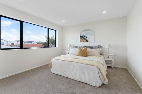 Photo of property in 71c Matipo Road, Te Atatu Peninsula, Auckland, 0610