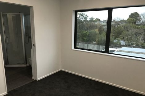Photo of property in 4b Wattle Road, Sunnyvale, Auckland, 0612
