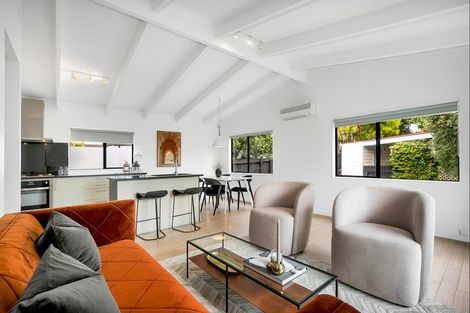 Photo of property in 216b Meola Road, Point Chevalier, Auckland, 1022