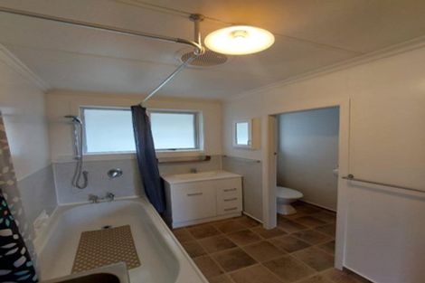 Photo of property in 36 Cumberland Street, Merrilands, New Plymouth, 4312