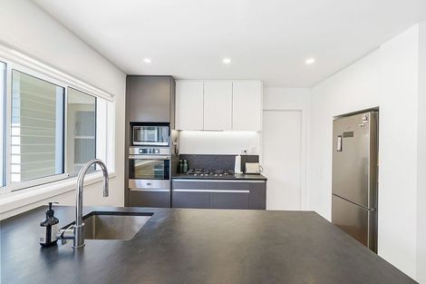 Photo of property in 35 Avondale Road, Avondale, Auckland, 1026