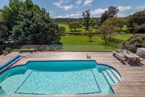 Photo of property in 14 Tarahanga Street, Northcote, Auckland, 0627