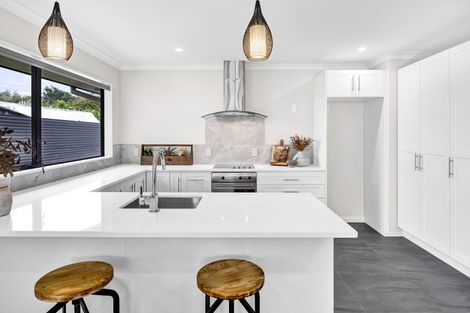 Photo of property in 1 Douglas Street, Hawera, 4610