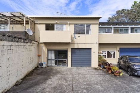 Photo of property in 3/1 Botany Road, Howick, Auckland, 2010