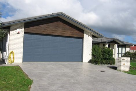 Photo of property in 17 Adelphi Place, Albany, Auckland, 0632