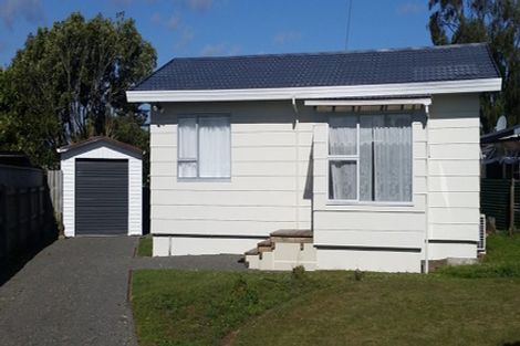 Photo of property in 28 Bear Street, Waverley, 4510