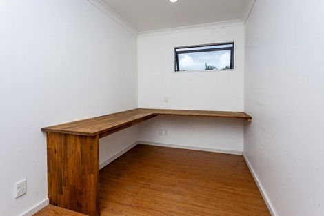 Photo of property in 22 St Catherine Crescent, West Harbour, Auckland, 0618