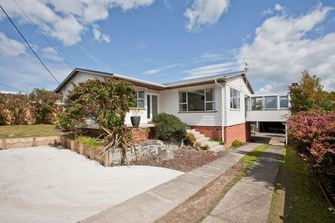 Photo of property in 278 Glenfield Road, Glenfield, Auckland, 0629