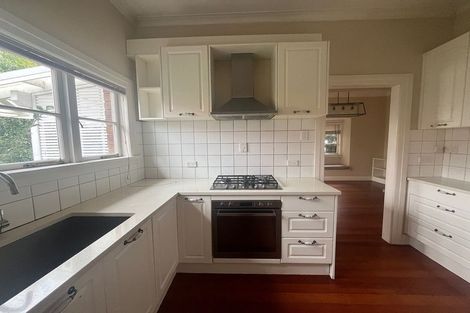 Photo of property in 7 Otahuri Crescent, Greenlane, Auckland, 1051