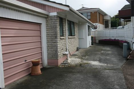 Photo of property in 8/112b Pakuranga Road, Pakuranga, Auckland, 2010