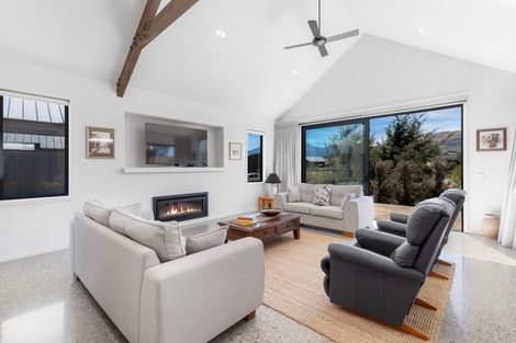 Photo of property in 5 Kerrera Lane, Jacks Point, Queenstown, 9371