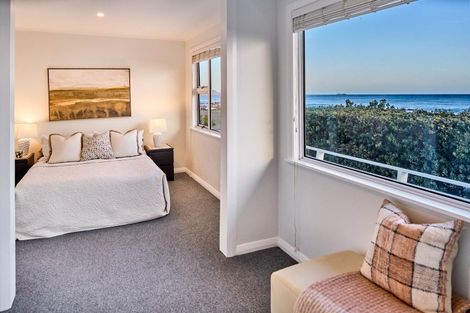 Photo of property in 443 The Esplanade, Island Bay, Wellington, 6023