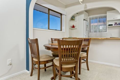 Photo of property in 2/52 Manuka Road, Glenfield, Auckland, 0629