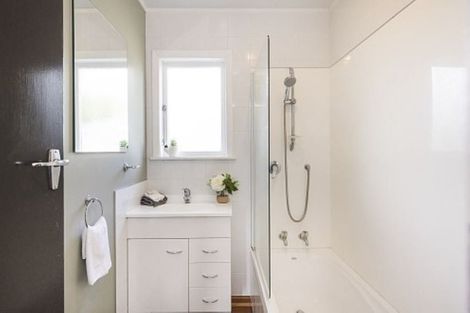 Photo of property in 10 Catlins Crescent, Milson, Palmerston North, 4414