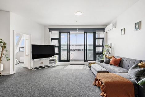 Photo of property in Endeavour Apartments, 11/125 Thorndon Quay, Pipitea, Wellington, 6011