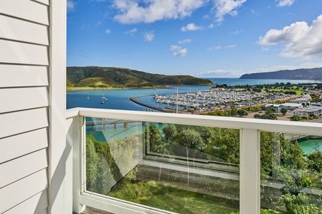 Photo of property in 58 Kiriwai Road, Paremata, Porirua, 5024