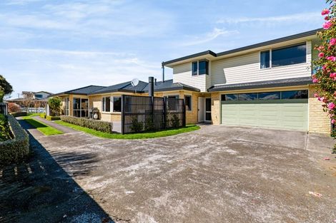 Photo of property in 6 Edna Wills Place, Hawera, 4610
