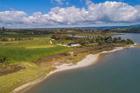 Photo of property in 23a Pahoia Beach Road, Whakamarama, 3172