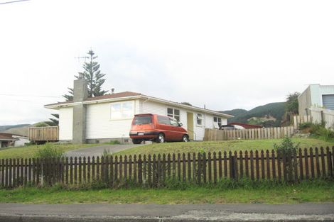Photo of property in 106 Tilley Road, Paekakariki, 5034