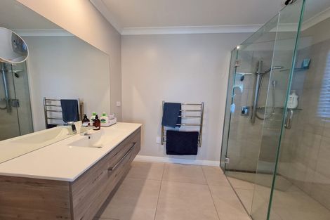 Photo of property in 13 Kestrel Lane, Kinloch, Taupo, 3377