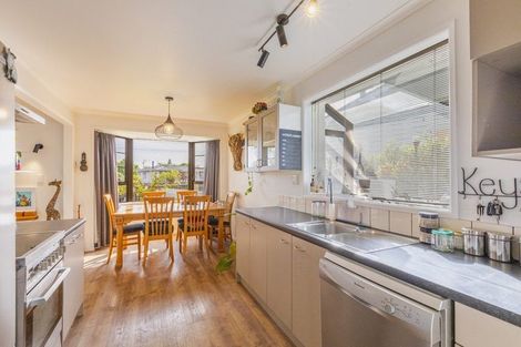 Photo of property in 11 Woburn Street, Waipukurau, 4200