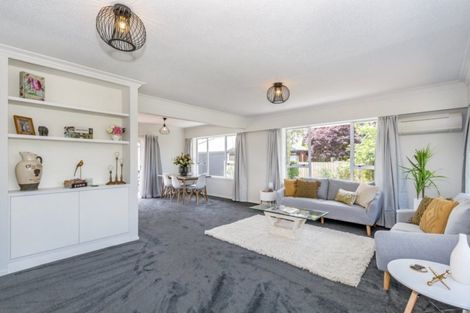 Photo of property in 7 Pinehurst Crescent, Russley, Christchurch, 8042